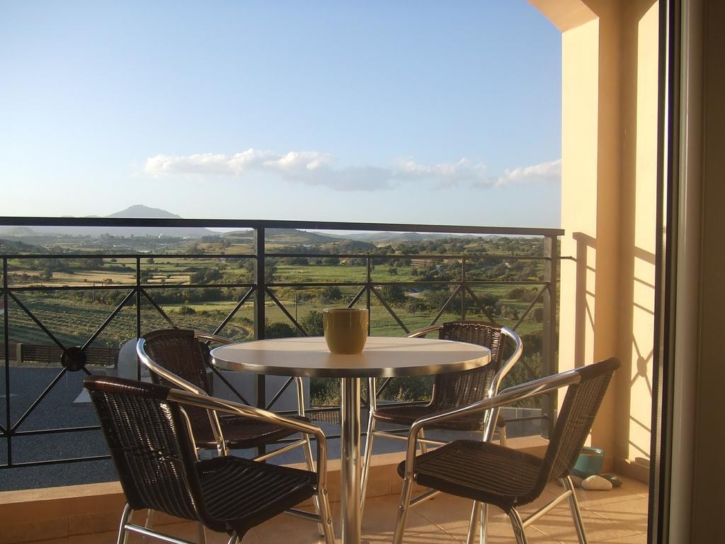 Panoramic Village Apartment *